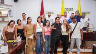 ALCALDE POSESIONA AL CONSEJO DE LA JUVENTUD EN EL CARMEN DE APICALÁ