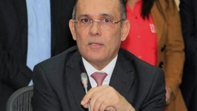 Investigación vincula al senador Efraín Cepeda con presunto cobro de coimas en Barranquilla