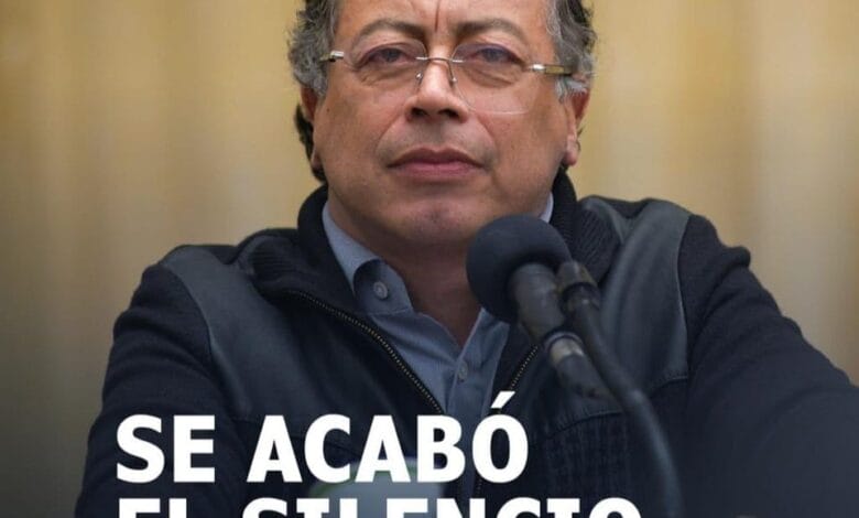 El Gobierno del Cambio ratifica su postura: "La corrupción estaba en el corazón del sistema". Un informe reciente de la Contraloría General de la República ha desatado una tormenta política y judicial al confirmar las denuncias que el presidente Gustavo Petro sostuvo desde el inicio de su administración. Las irregularidades en la Nueva EPS no solo son financieras; representan un golpe directo al derecho fundamental a la salud. El Escándalo en Cifras: Lo que Ocultaba la Nueva EPS La intervención estatal permitió levantar el velo sobre un maquillaje contable sistemático. Estos son los hallazgos más alarmantes: $5 Billones de Pesos: Es el monto total del ocultamiento contable detectado. 12 Millones de Facturas: Documentos que nunca fueron registrados oficialmente para evadir el control de las autoridades. Doble Contabilidad: Se entregaron estados financieros distintos a la Superintendencia de Salud y al Ministerio de Salud para sostener artificialmente un modelo quebrado. Deuda Histórica: Entre 2017 y 2024, las IPS reclamaron más de $30 billones, de los cuales la gran mayoría nunca fueron cancelados, asfixiando a hospitales y clínicas. El Diagnóstico del Gobierno: "Un Sistema Diseñado para el Saqueo" Según el Ejecutivo, la lógica de las liquidaciones de las últimas décadas solo sirvió para un propósito: proteger a los dueños de las EPS y dejar deudas impagas. > "Hoy esa lógica se rompe: ya no se tapa el hueco, se destapa la corrupción", afirma el Gobierno. El Nuevo Modelo de Salud busca: Giro Directo: Eliminar la intermediación financiera para que el dinero llegue directamente a quienes prestan el servicio. Control Estatal Real: Los recursos de la salud son públicos y su vigilancia no es negociable. Prioridad en la Vida: Fomento de la red pública y reducción de indicadores críticos como la mortalidad materna e infantil. Consecuencia Política: ¿Tenía razón Petro? Para los defensores del Gobierno del Cambio, este informe de la Contraloría es el "punto de quiebre" en el debate sobre la Ley 100. El argumento es simple: el problema nunca fue la reforma propuesta, sino un sistema que permitía el desvío de recursos públicos hacia intereses privados mientras se negaba la atención a los ciudadanos. El Estado recupera el control: Cuando la salud deja de ser un negocio de facturas ocultas, comienza a ser un derecho garantizado.