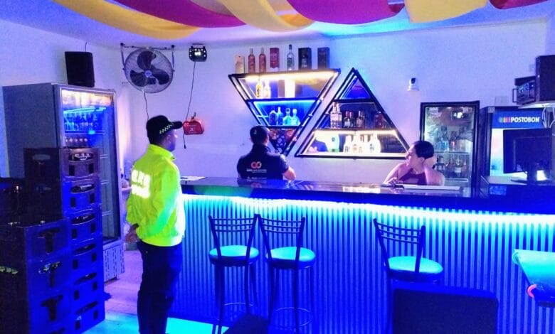 Dos establecimientos cerrados y licor ilegal incautado dejó operativo del GOAT en Mariquita